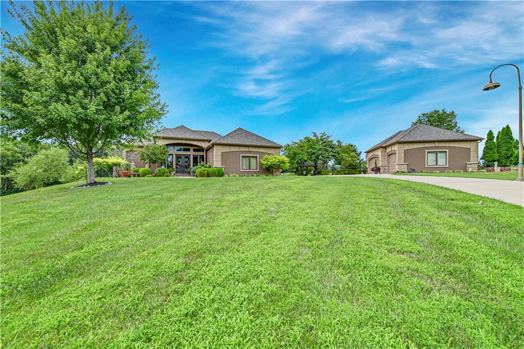 17100 Penn Ct, Loch Lloyd, MO 64012