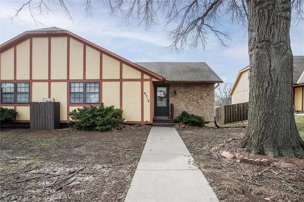8516 Ditzler Ave, Raytown, MO 64138