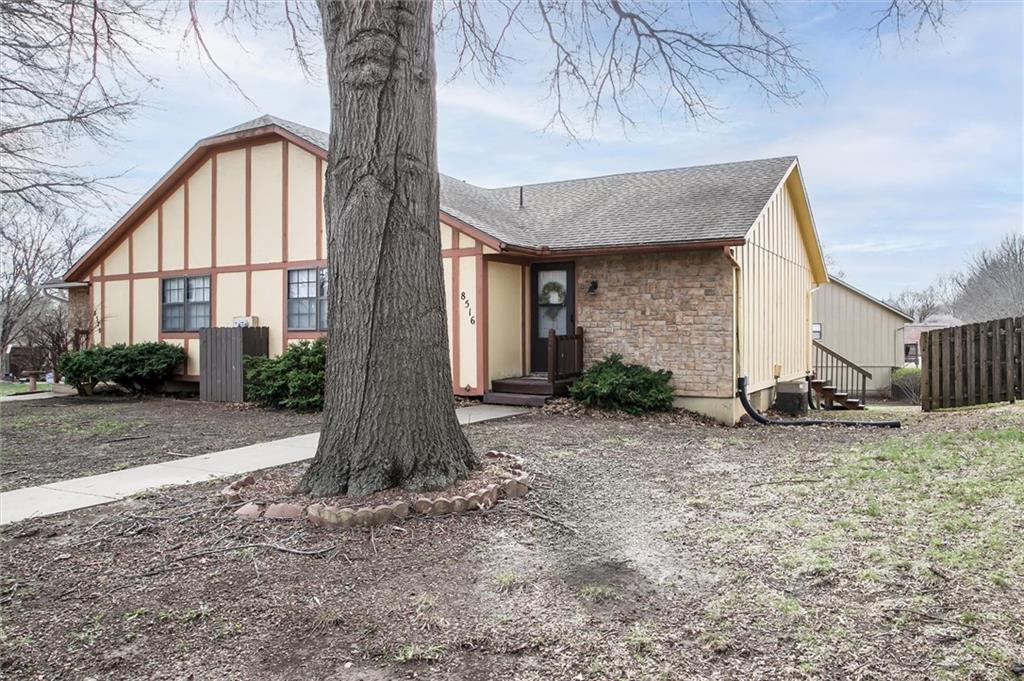 8516 Ditzler Ave, Raytown, MO 64138