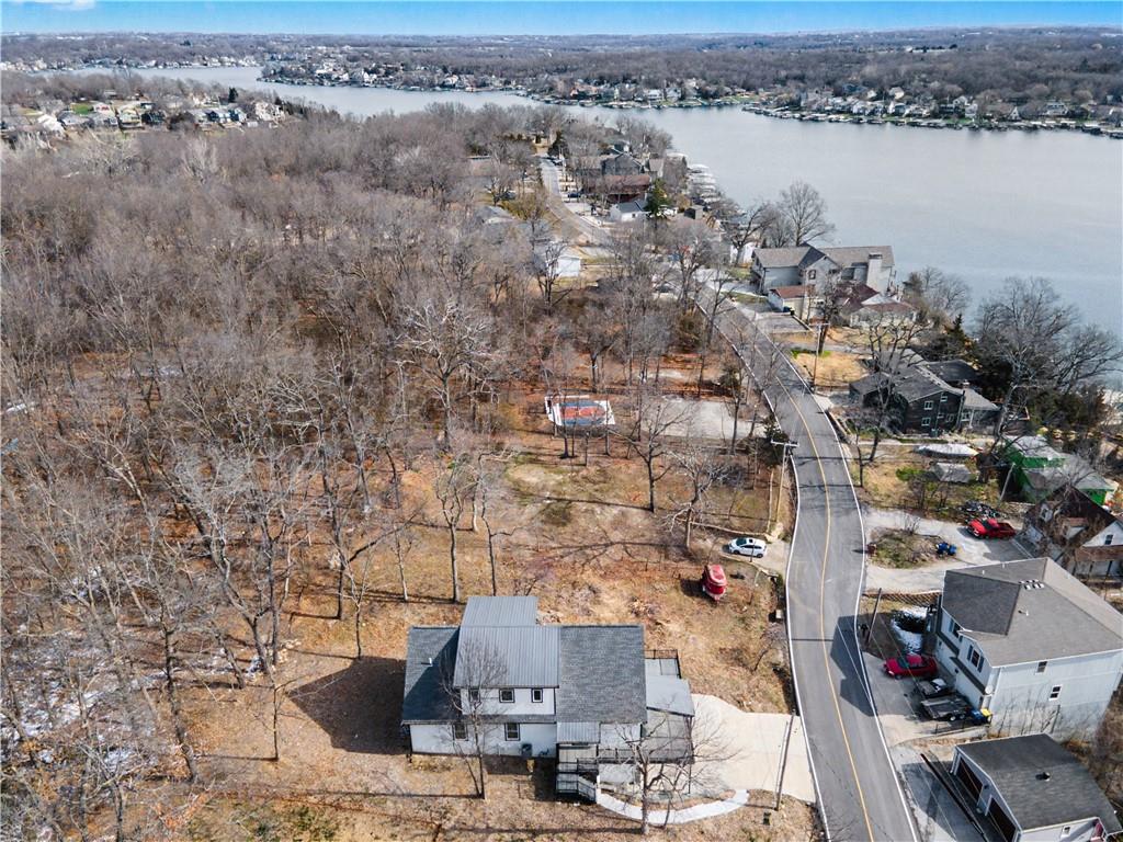 85 Lake Shore Dr, Lake Lotawana, MO 64086