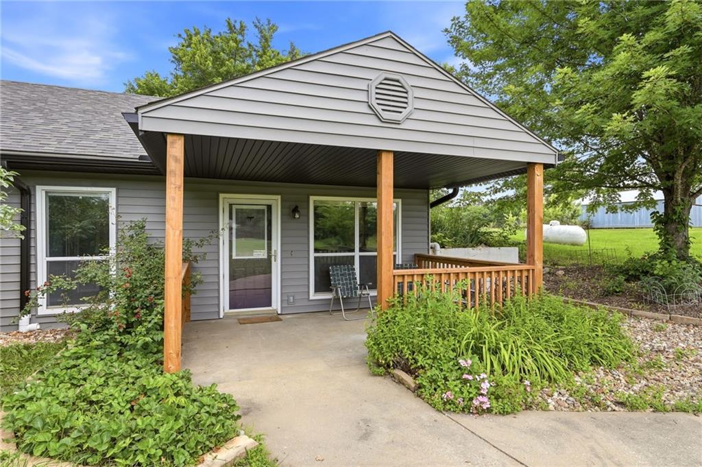 1641 NW 100 Rd, Kingsville, MO 64040