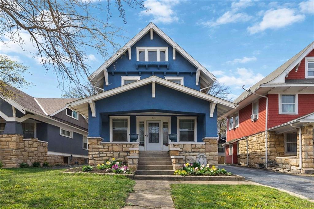 136 Lawn Ave, Kansas City, MO 64123