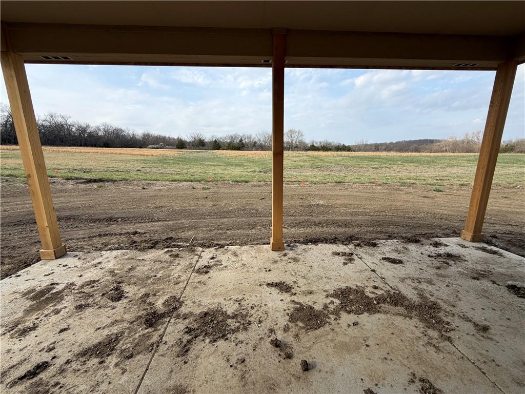 1110 Bluestem Cir, Baldwin City, KS 66006