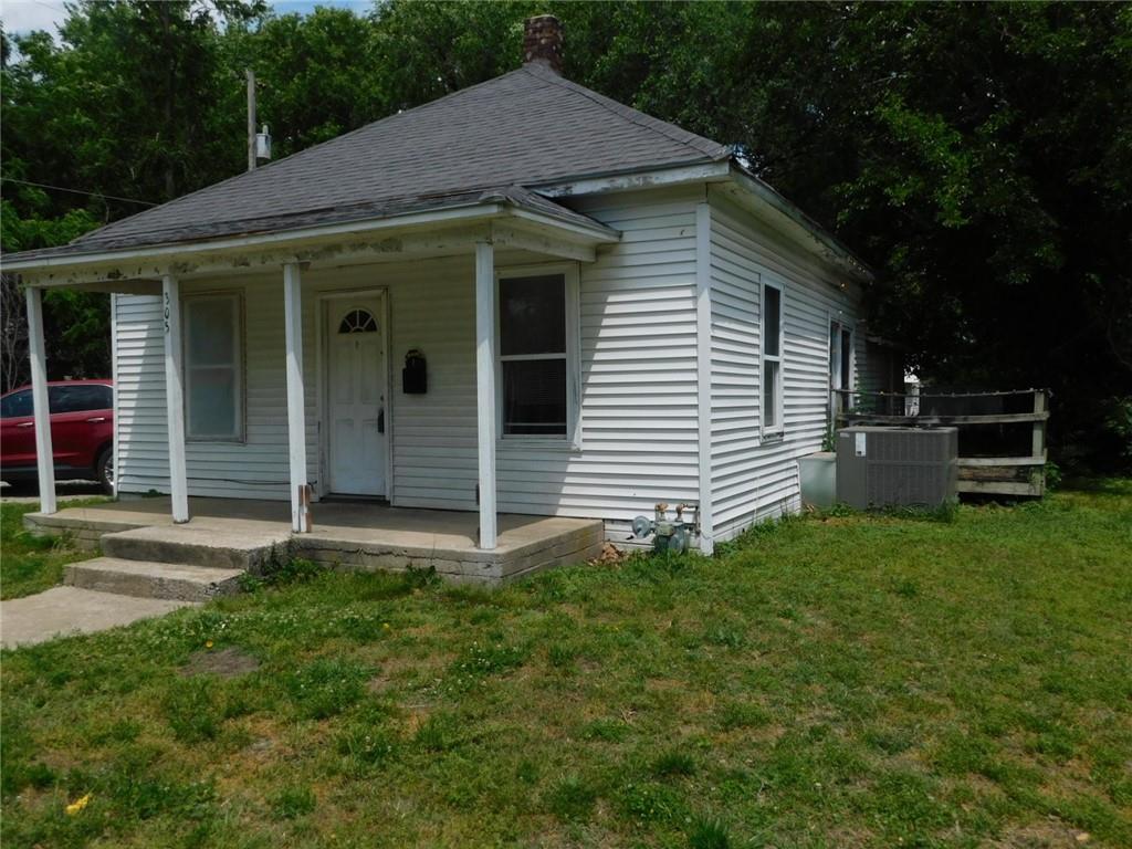 305 E Forest St, Pittsburg, KS 66762