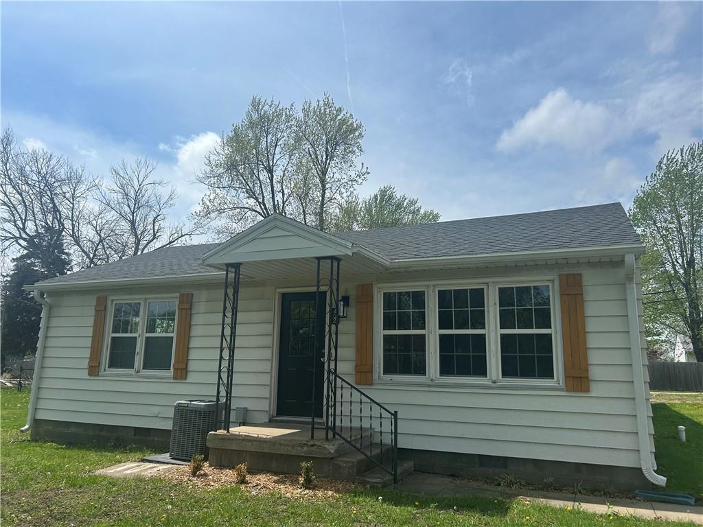 402 N Lee St, Leeton, MO 64761