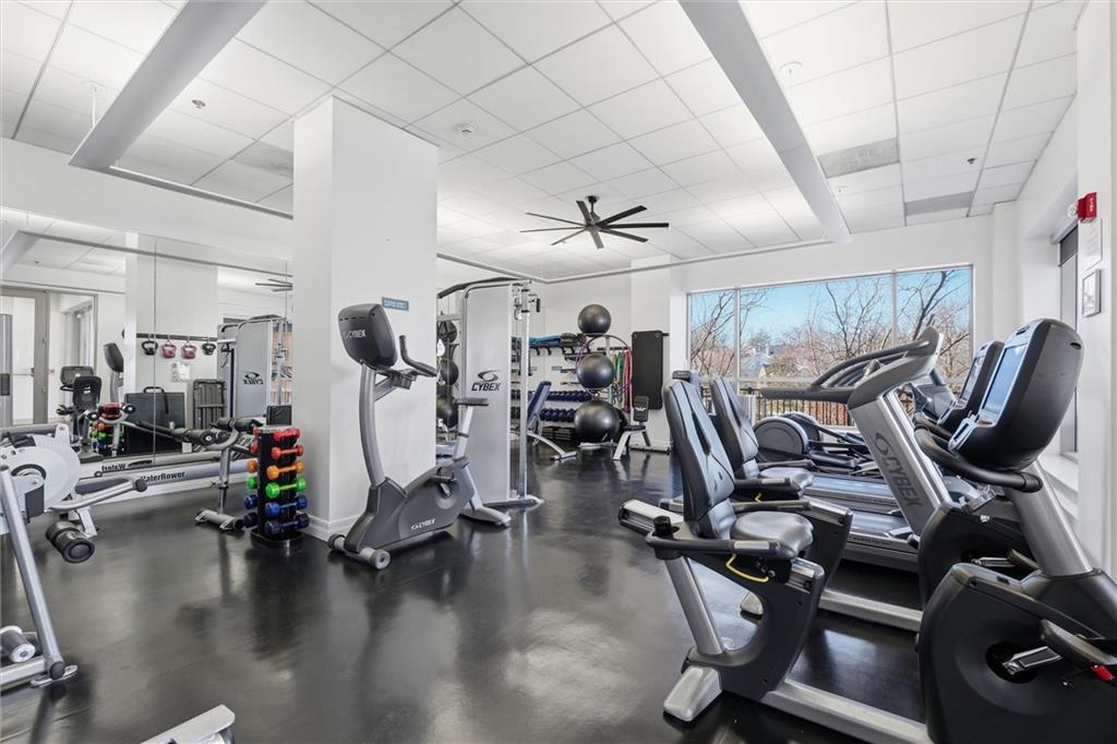 4900 Central #305 St, Kansas City, MO 64112