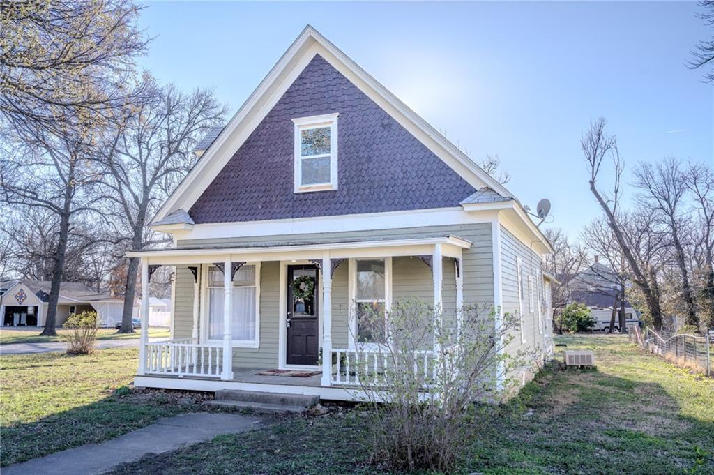 503 N 11th St, Fredonia, KS 66736