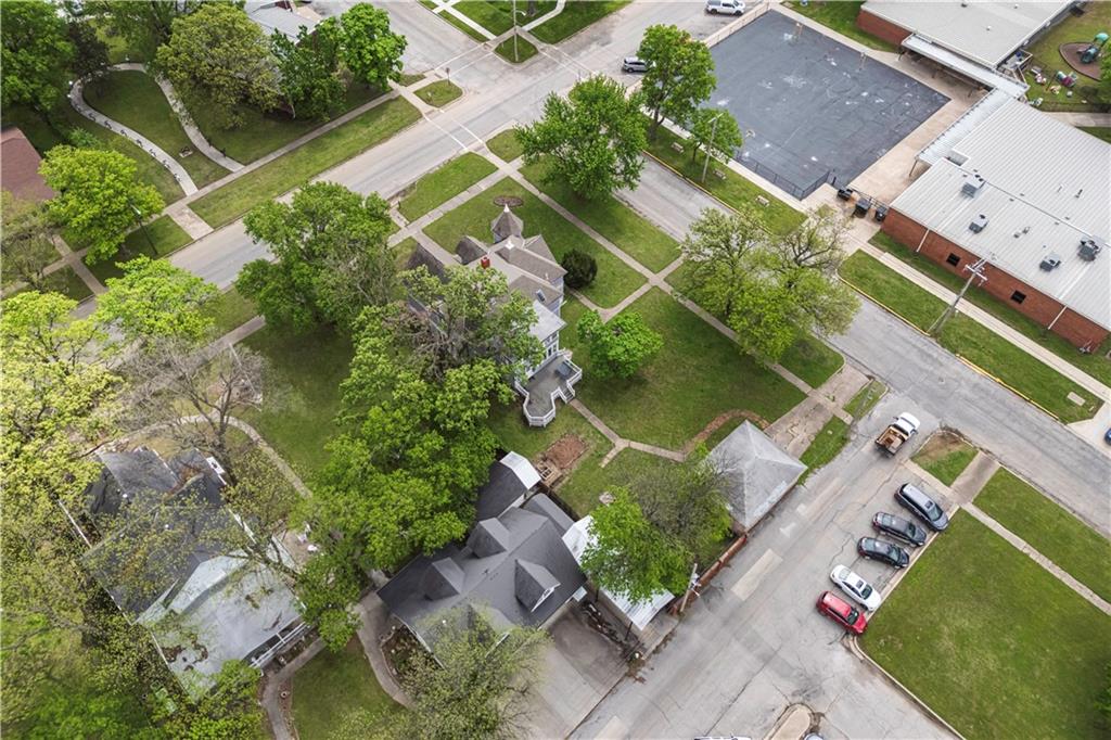 303 N 8th St, Fredonia, KS 66736
