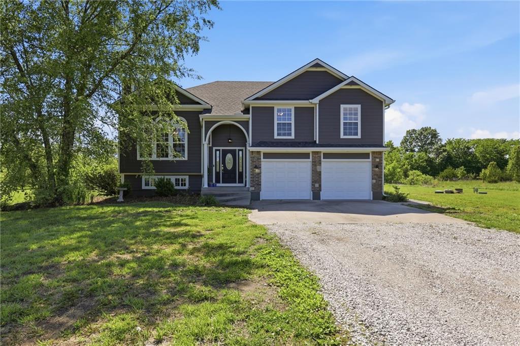 28918 Hala Ln, Harrisonville, MO 64701
