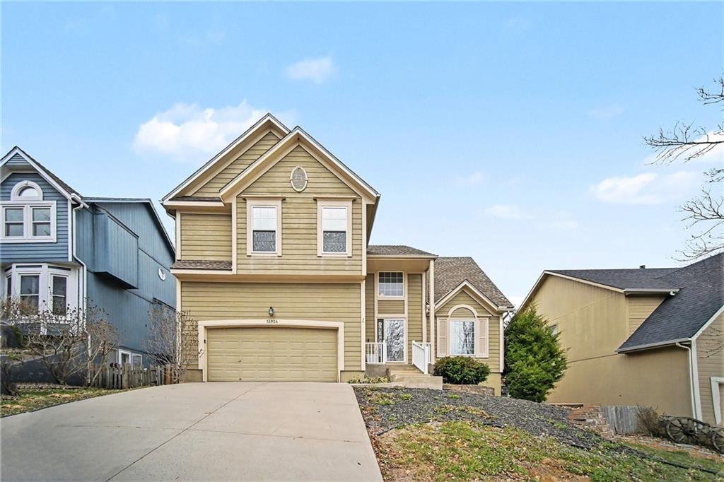 13924 W 71st Pl, Shawnee, KS 66216