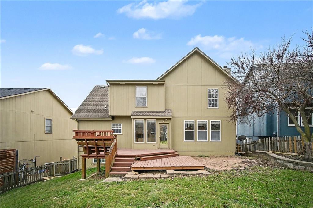 13924 W 71st Pl, Shawnee, KS 66216