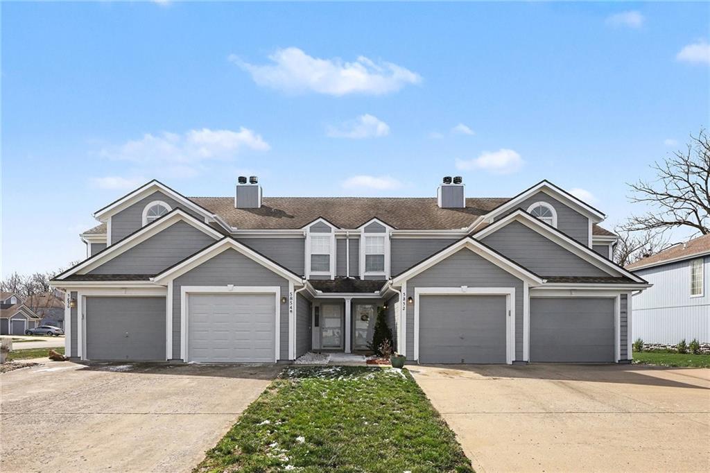 5856 NW Plantation Ln, Lee's Summit, MO 64064