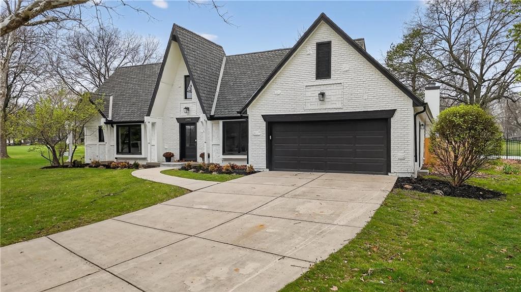 12815 Pembroke Cir, Leawood, KS 66209
