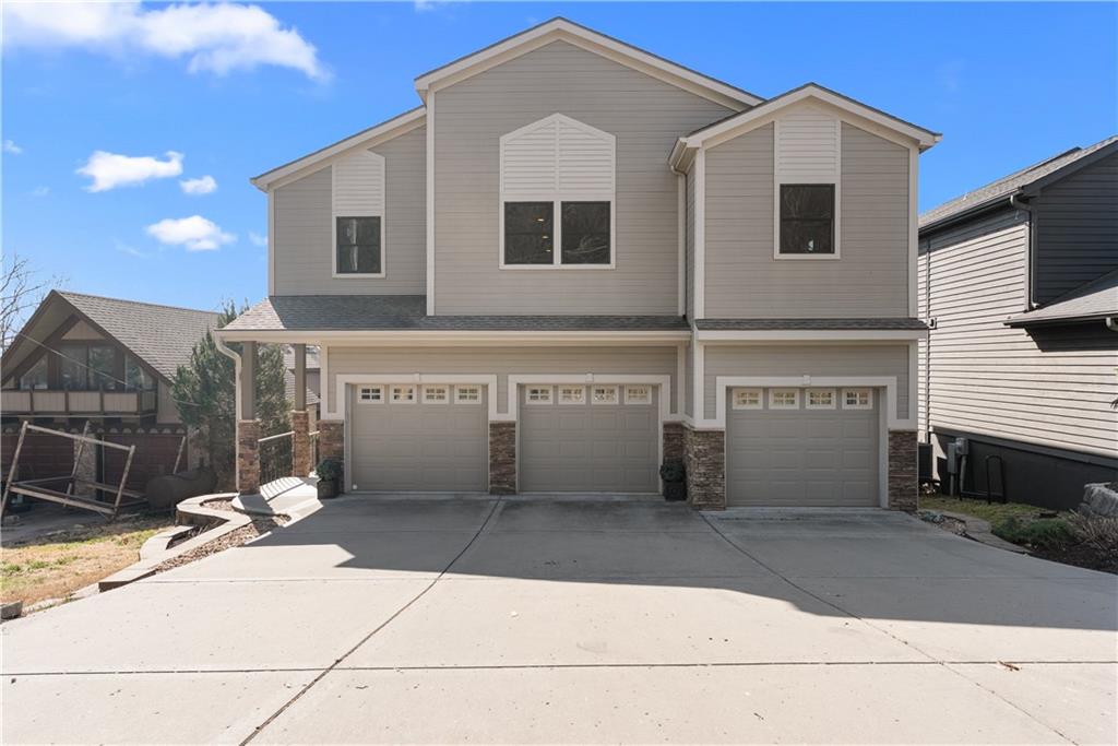 20 H St, Lake Lotawana, MO 64086