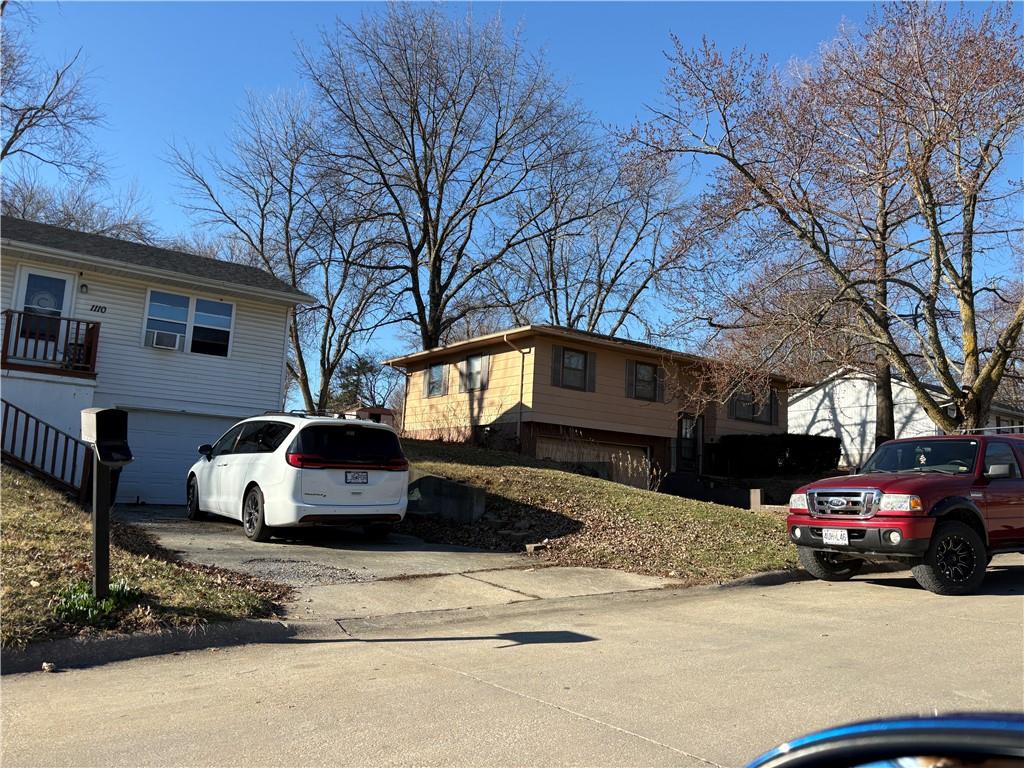 1104 E Halsey St, Maryville, MO 64468