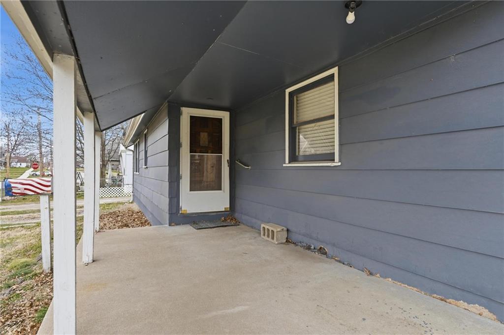 328 Walnut Ave, Osawatomie, KS 66064