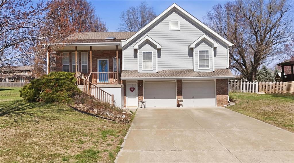 220 SW Seaside Sparrow St, Lee's Summit, MO 64082