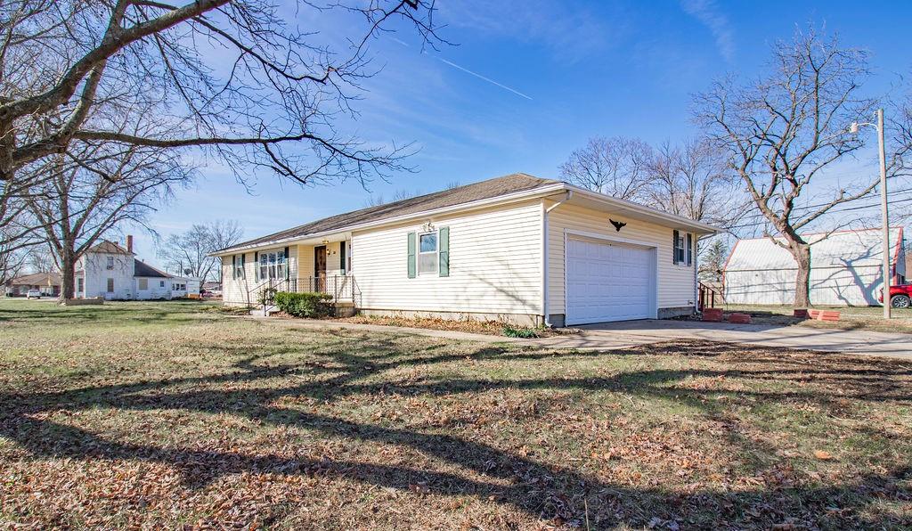 306 N Lee St, Leeton, MO 64761