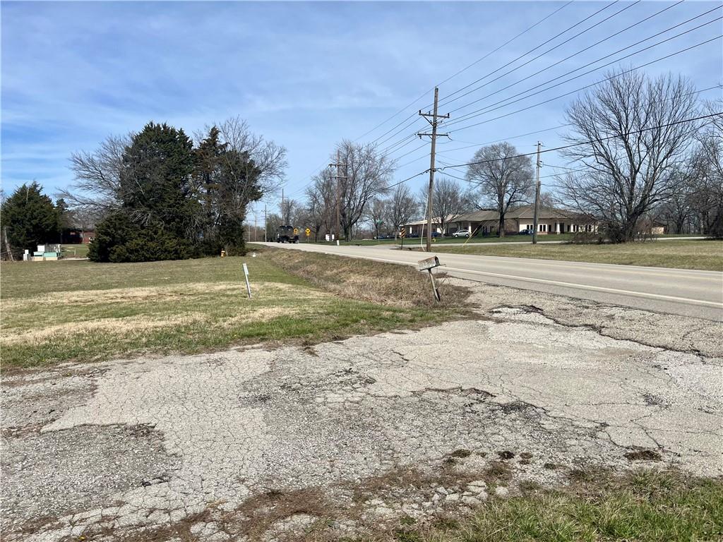19206 Metcalf Ave, Stilwell, KS 66085