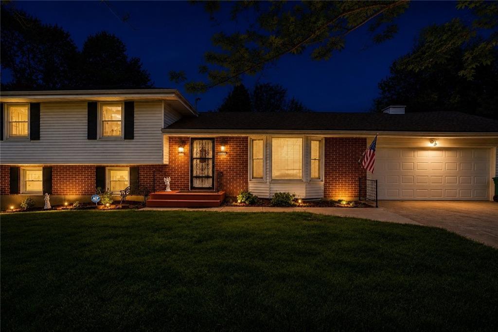881 E 1st St, Peculiar, MO 64078