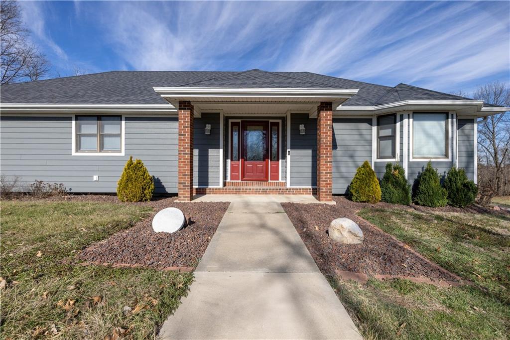 9769 County Road 427 Rd, Savannah, MO 64485