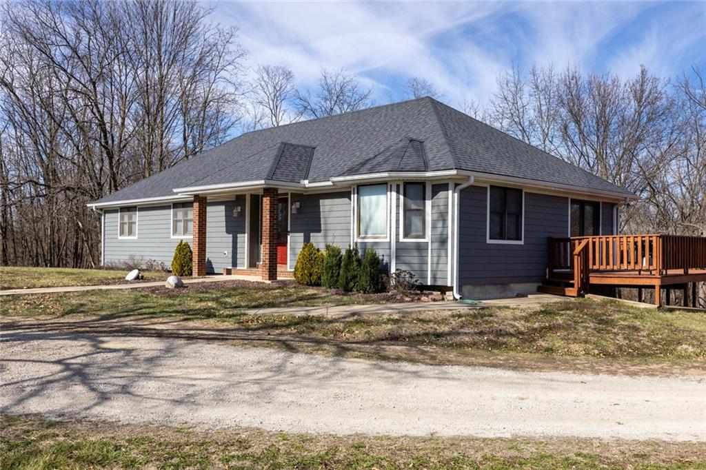 9769 County Road 427 Rd, Savannah, MO 64485