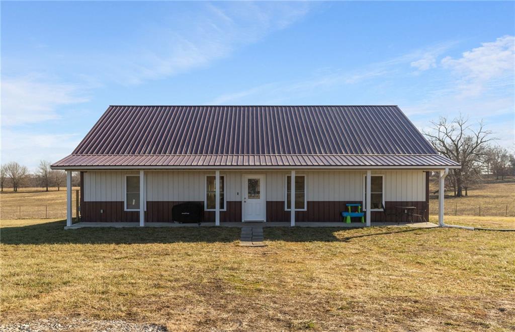 2710 NE Cc Hw, Leeton, MO 64761