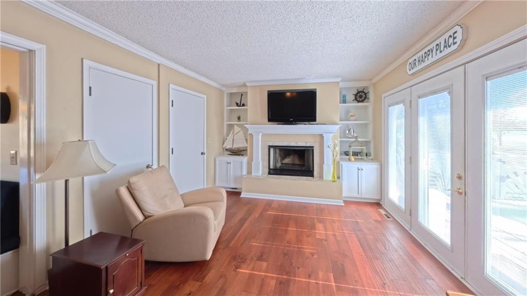 1656 Lake Viking Ter, Gallatin, MO 64640