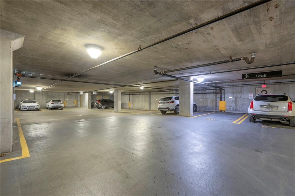 4950 Central St #1001, Kansas City, MO 64112