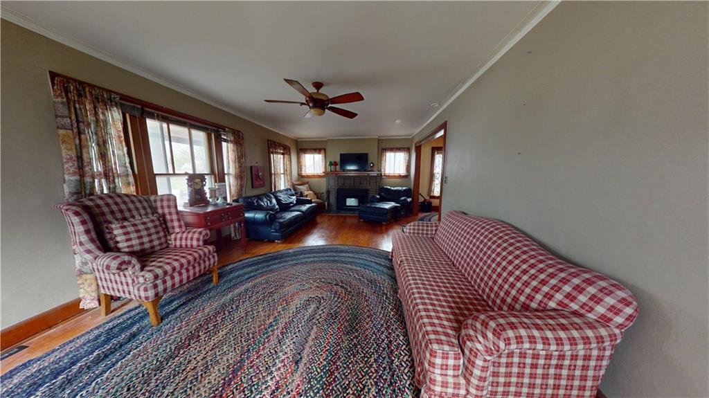 325 S Ash St, Nevada, MO 64772