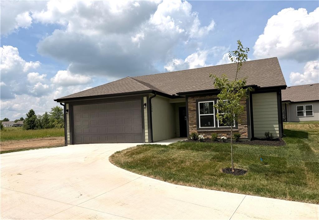 1300 NE Sequoia Ct, Oak Grove, MO 64075