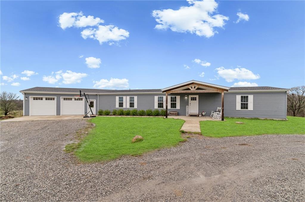 3272 SW 204th St, Trimble, MO 64492