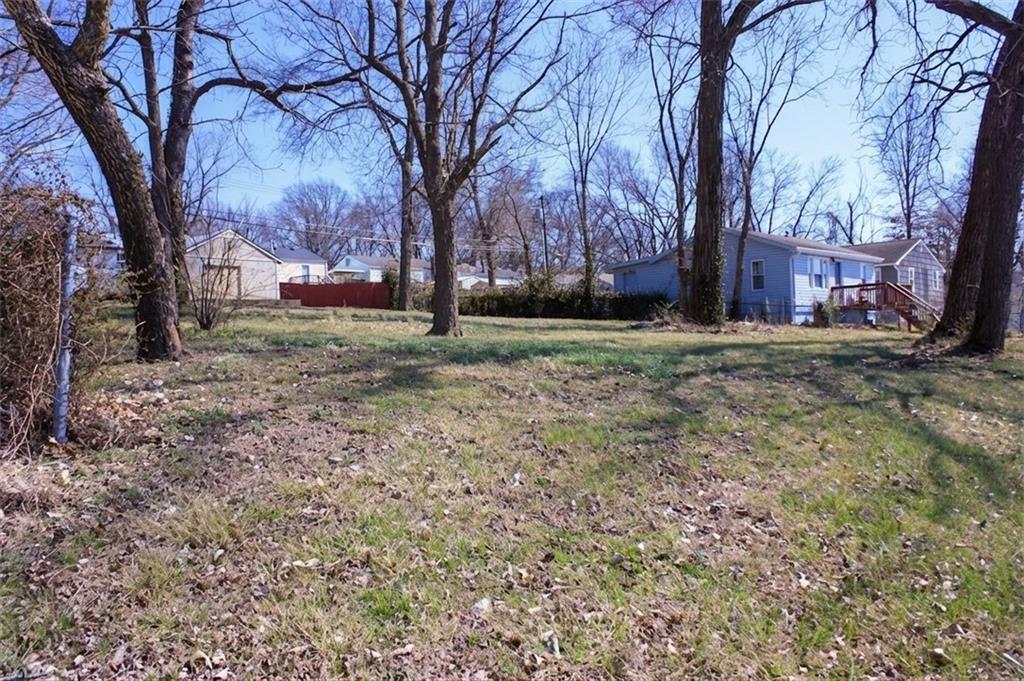 2911 S Sterling Ave, Independence, MO 64052