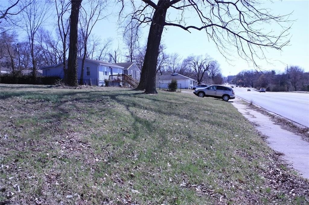 2911 S Sterling Ave, Independence, MO 64052
