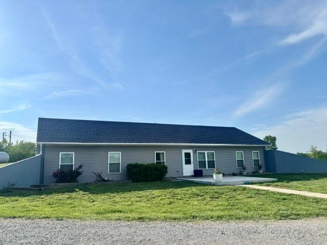 13271 23rd St, Perry, KS 66073