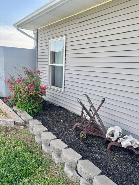 13271 23rd St, Perry, KS 66073