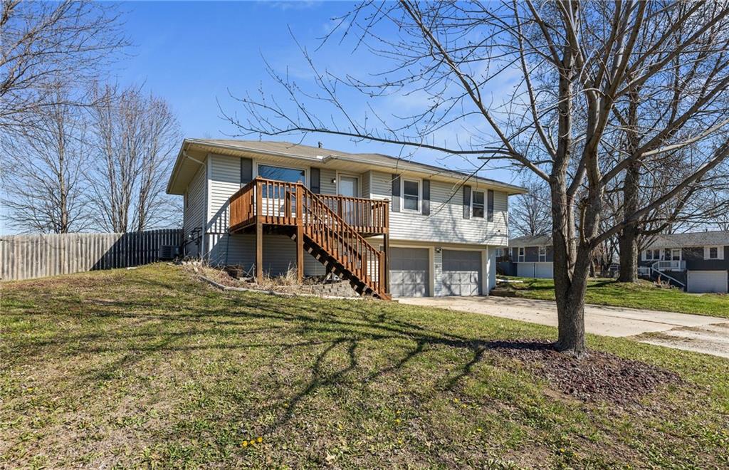 271 NW 75 Rd, Centerview, MO 64019