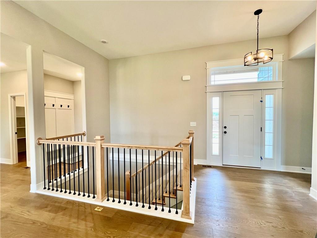 1925 Longview Dr, Liberty, MO 64068