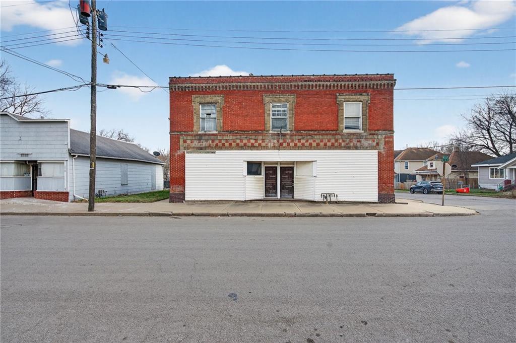 1802 Olive St, St Joseph, MO 64507