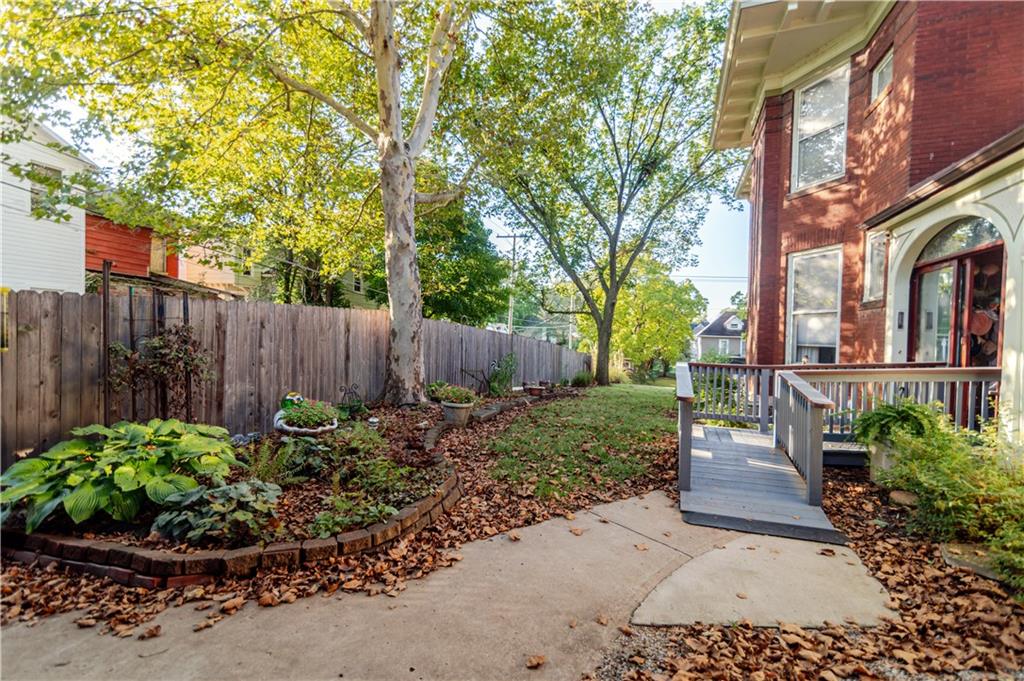 400 N 3rd St, Atchison, KS 66002