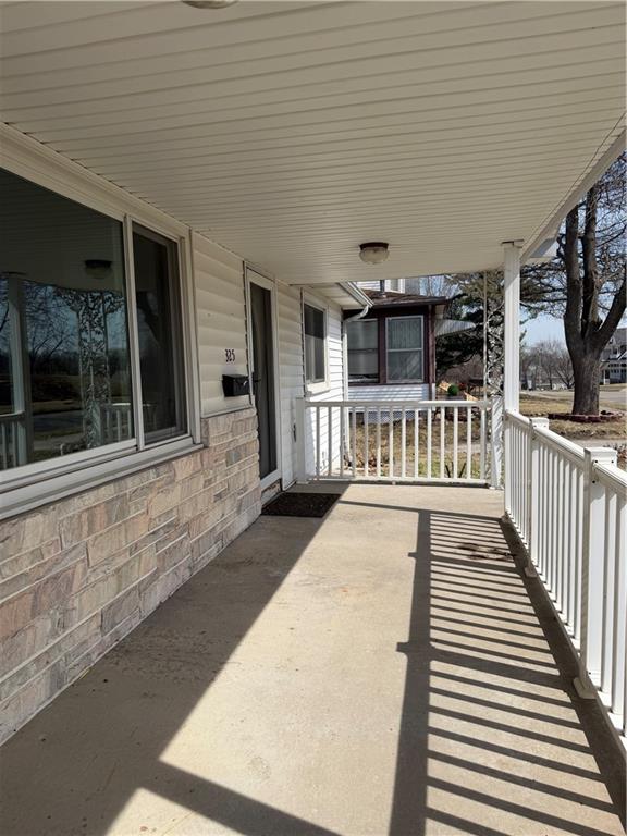 325 E 4th St, Maryville, MO 64468