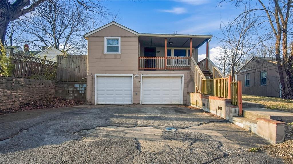 1017 E Smith Ave, Independence, MO 64050