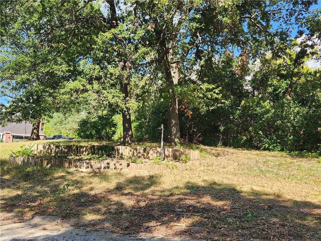 Ash Ave, Raytown, MO 64138