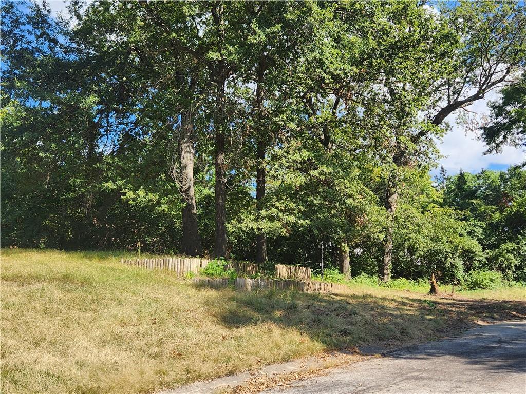 Ash Ave, Raytown, MO 64138