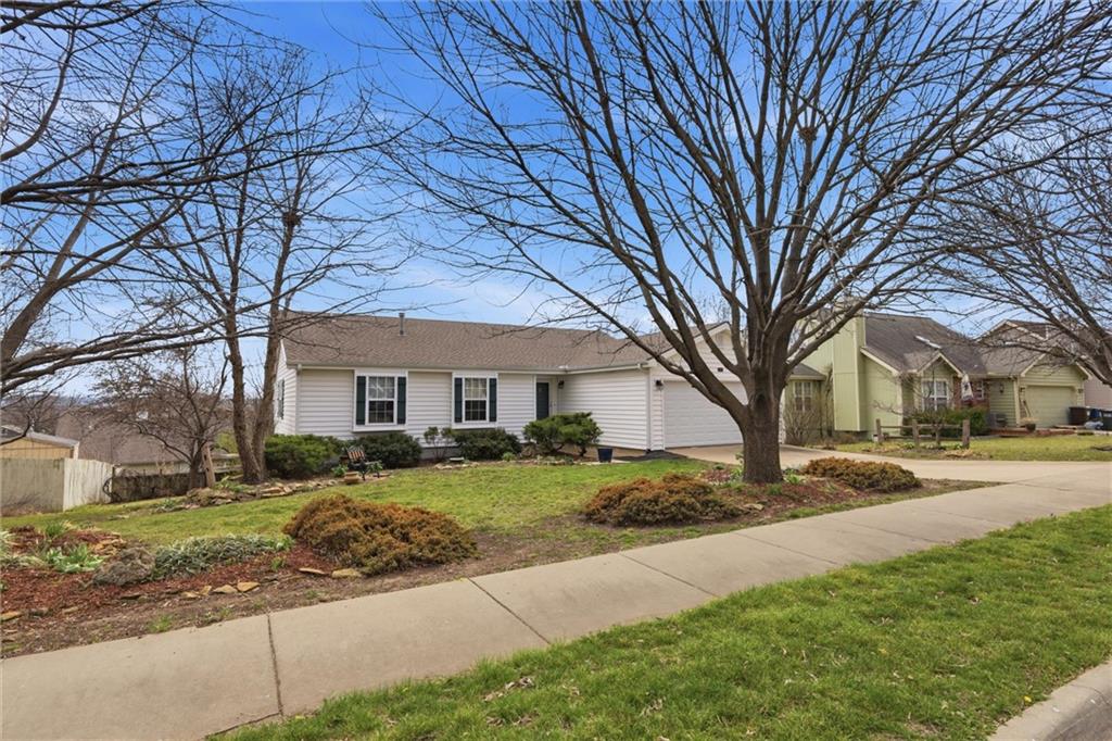4805 W 25th St, Lawrence, KS 66047