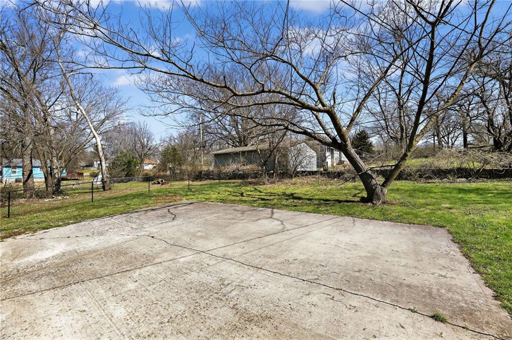 8219 Wayne Ave, Kansas City, MO 64131