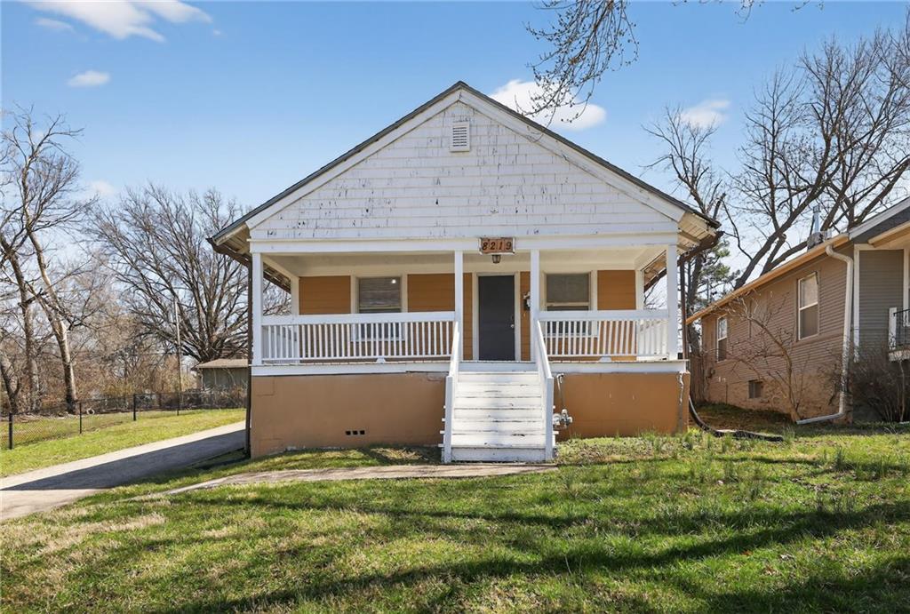 8219 Wayne Ave, Kansas City, MO 64131