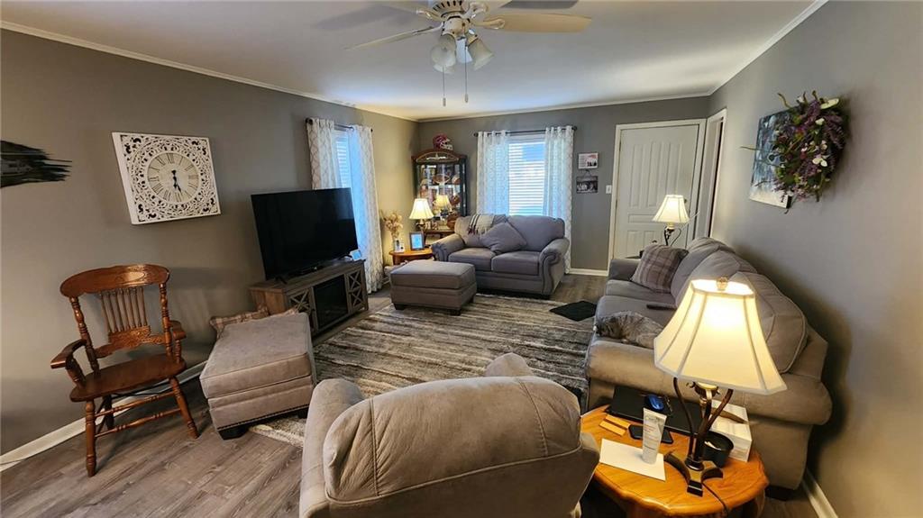 202 S High St, Arma, KS 66712