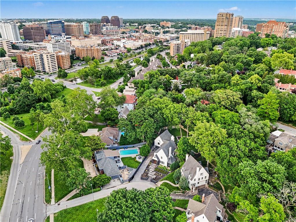 4963 Ward Pw, Kansas City, MO 64112