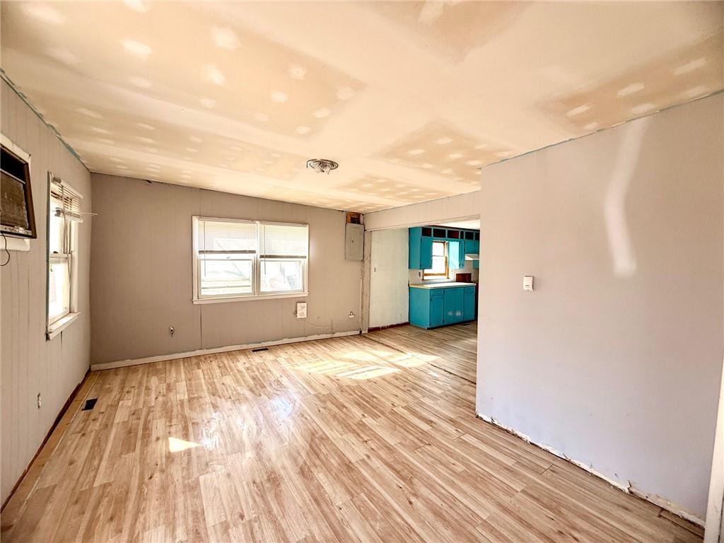 305 North Ave, Maryville, MO 64468